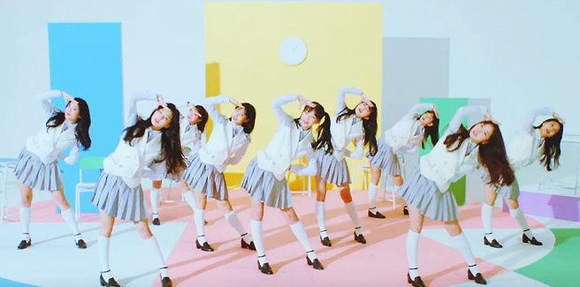 Le fromis_9 da ‘Idol School’ nella traccia pre-debut ‘Glass Shoes’